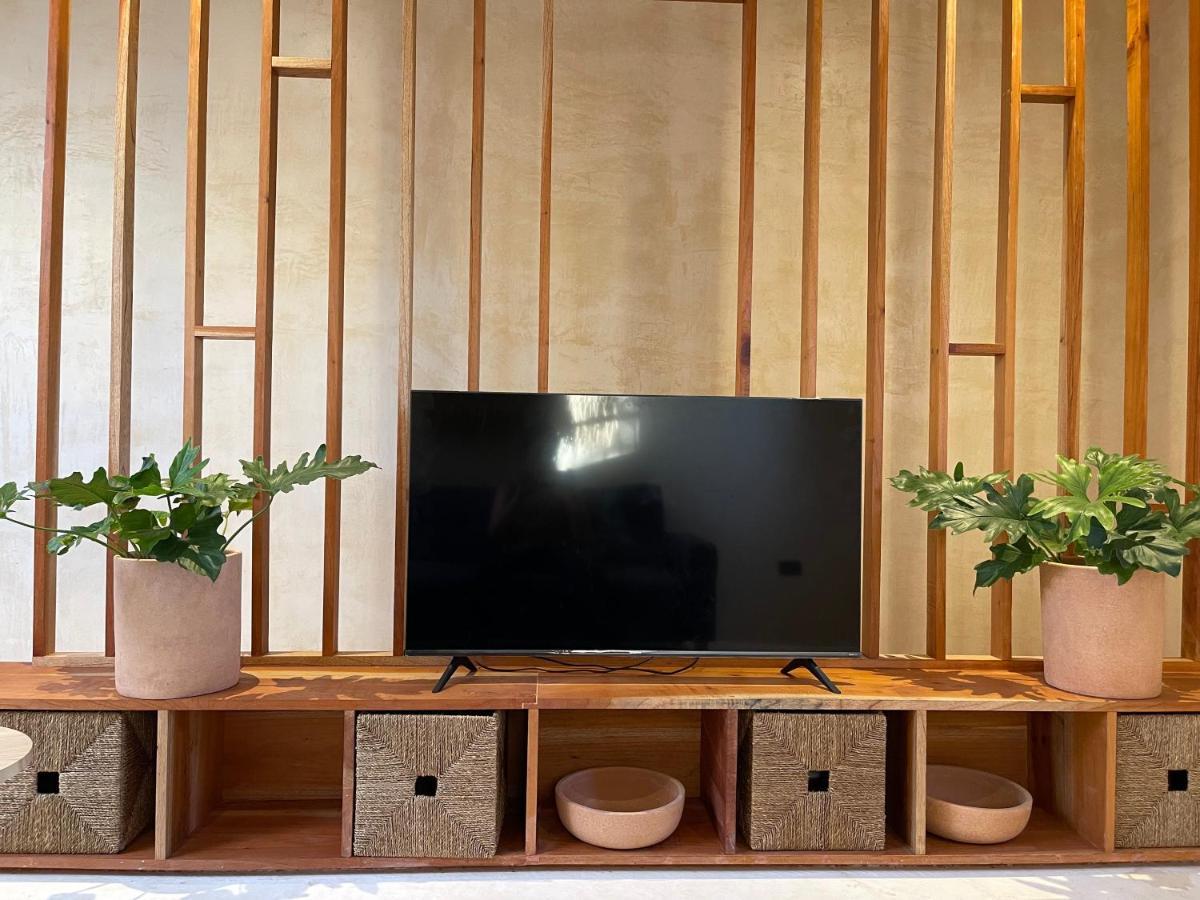 Merida store tv unit